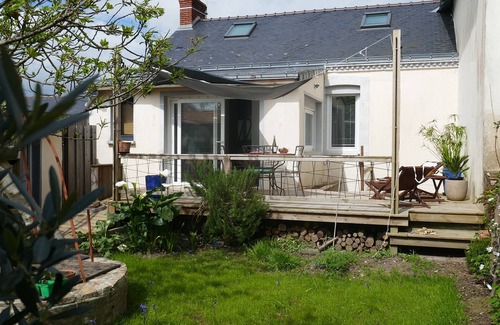 La Montagne House | Maison Ancienne Avec Jardin, un Havre de Paix