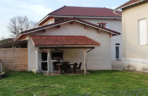 Marcollin House | Maison au Cœur D'une Pension Équestre