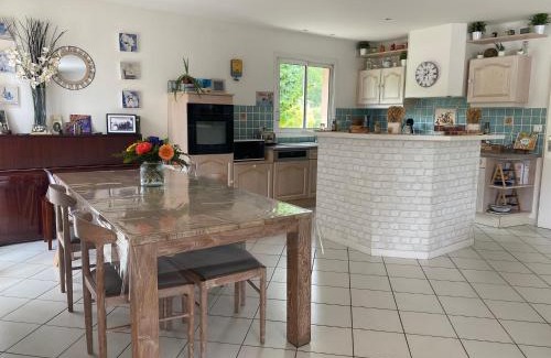 Saint-Aubin-de-Medoc Villa | Maison au calme au bord des bois