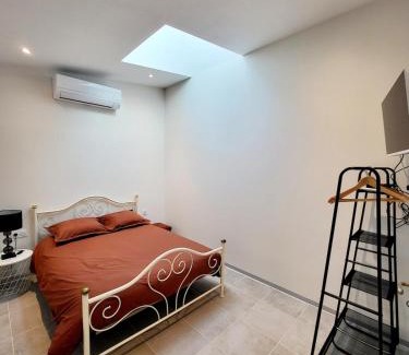Salles-d'Aude House | Maison au calme - Clim - Wi-Fi - terrasse et cours
