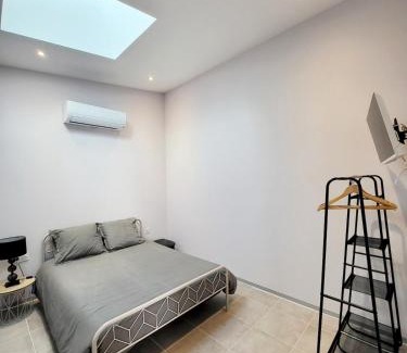 Salles-d'Aude House | Maison au calme - Clim - Wi-Fi - terrasse et cours