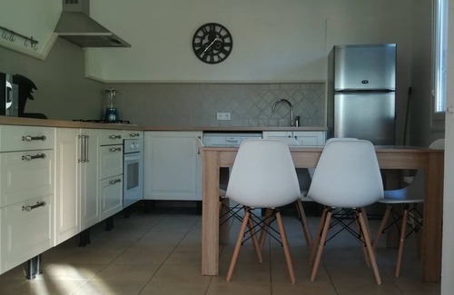 Velleron House | Maison au Calme en Campagne