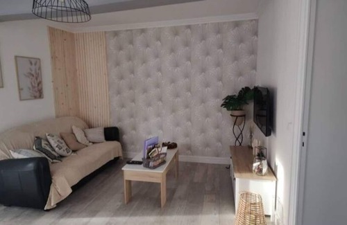 Poligny House | Maison au Calme Idéal Pour les Familles et Animaux