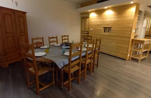 Francin House | Maison au Carrefour de Trois Massifs Montagneux Somptueux !