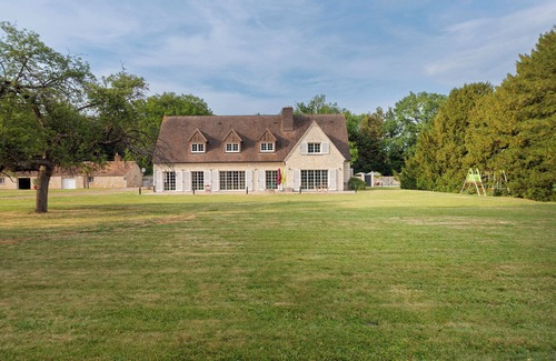 Auvernaux House | Maison AU Coeur D'un Domaine