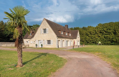 Auvernaux House | Maison AU Coeur D'un Domaine