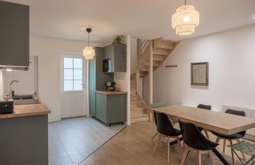 Chateaudun-Bannier House | Maison Avec Extérieur à 2 pas du Centre : 3 Chambres - 3 Salles de Bain - 6 Pers
