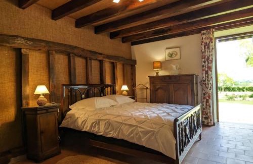 Neuvy-Saint-Sepulchre House | Maison avec grand jardin, proche centre et plan d'eau, 4 chambres, parking privé - FR-1-591-420