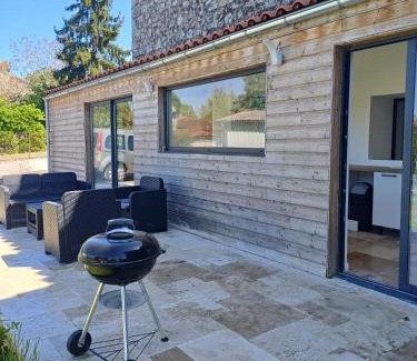 Foulayronnes Apartment | maison avec jardin 4 pers, 2 lits, billard, wifi, clim