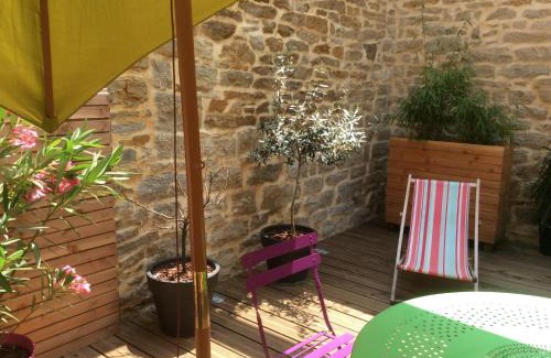 Arbois House | Maison avec patio centre ville quartier calme