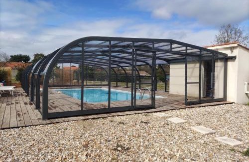 Avrille House | Maison avec piscine privée, proche plage