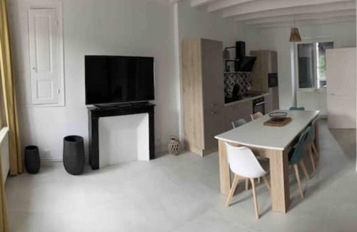 Vendœuvres House | Maison Avec Plan D'eau