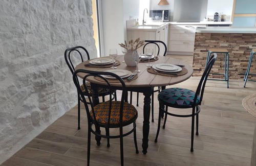 Ploneour-Lanvern House | Maison Avec spa Dans un Grand Jardin Champêtre, Proche des Plages