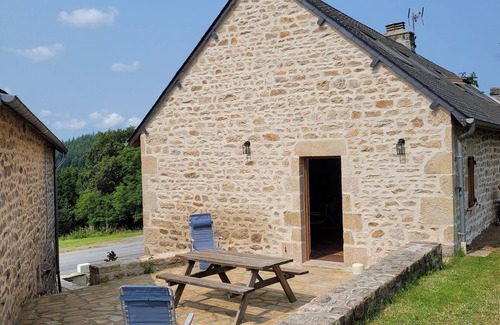 Perols-sur-Vezere House | Maison Avec Terrasse sur le Plateau de Millevaches
