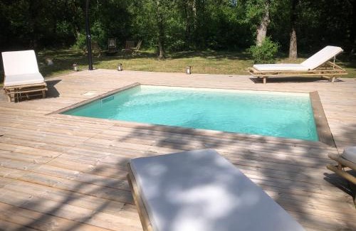 Varaire Villa | Maison avec terrasse en bois et piscine