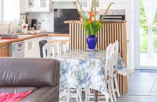 Saint-Yvi House | Maison avec terrasse et jardin