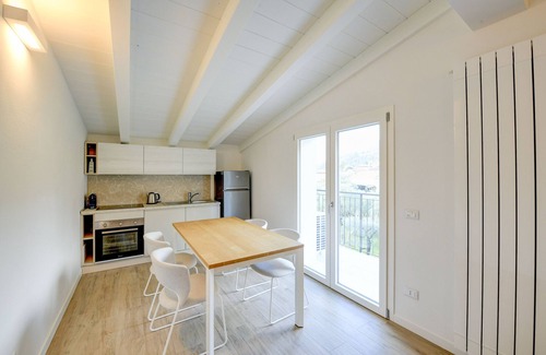 Toscolano Maderno Apartment | Maison Bellini 3 with pool and near to the lake
