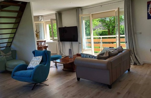 Marigny House | Maison Bien-être Avec Sauna - les 4 Saisons - Lac de Chalain