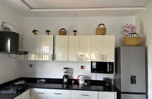Porto-Novo Apartment | Maison blanche