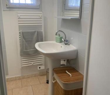 Taize-Maulais House | Maison bord du Thouet/parking/terrasse/fibre