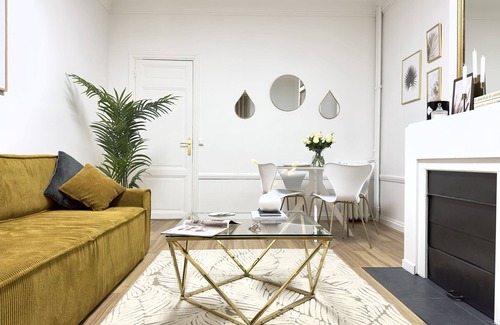 17th Arrondissement Apartment | Maison Bourgeoise 1BR/3P - Champs Elysées - Arc de Triomphe