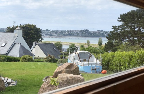 Louannec House | Maison Bretonne Fraichement Rénovée Avec vue mer Panoramique et Sauna