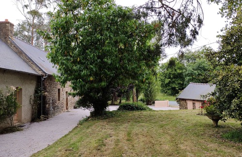 Plelo House | Maison Bretonne sur Grand Parc Arboré a 10 Minutes de la Côte