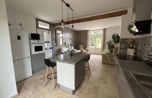 Aubignan House | Maison BRIALI avec Jacuzzi espace détente