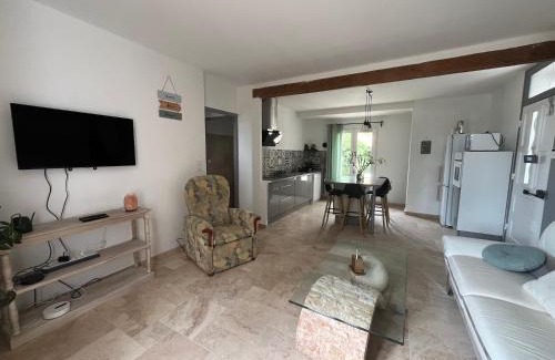 Aubignan House | Maison BRIALI avec Jacuzzi espace détente