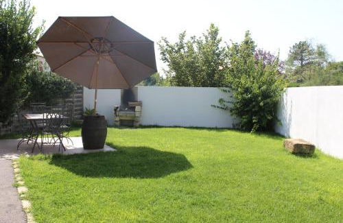 Marsillargues House | Maison calme avec jardin et parking privés