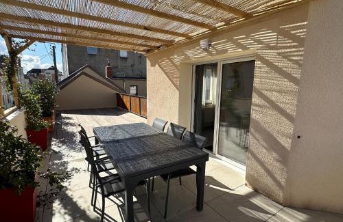 Jouvence House | Maison calme avec terrasse-garage centre ville D