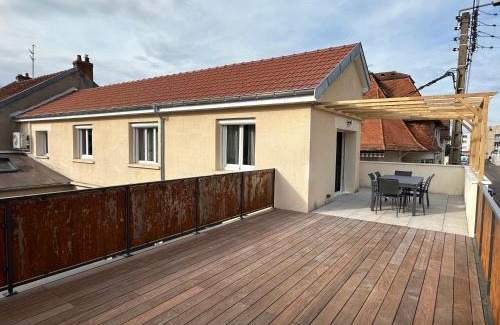 Jouvence House | Maison calme avec terrasse-garage centre ville D