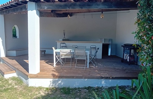 Fons House | Maison Calme Dans le sud de la France Climatisée Avec Piscine Près de Nîmes