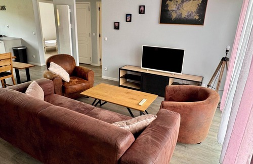 Saint-Fromond House | Maison Calme de 3 Chambres. Idéal Pour Pour les Familles