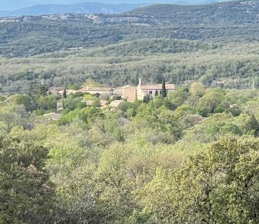 Bouquet Bed & Breakfast | Maison Casamande - Calme et sérénité dans un domaine d'amandiers