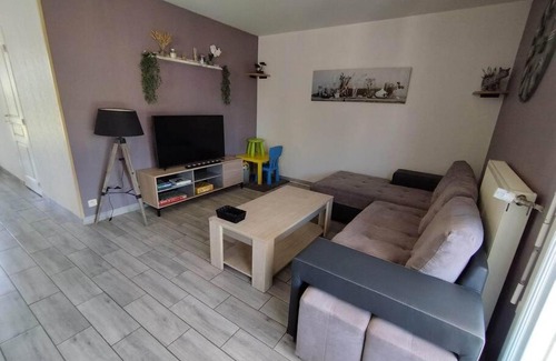 La Chapelle-Montmartin Apartment | Maison chaleureuse, 35 minutes du zoo