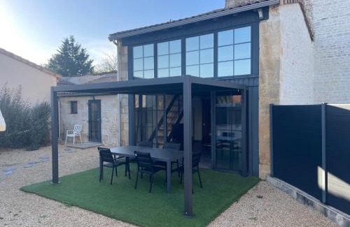 Saint-Gelais House | Maison chaleureuse avec parking sur place