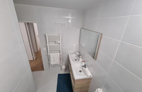 Villepinte House | Maison Chaleureuse
