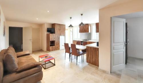 Puy-l'Eveque House | Maison charmeur avec jardin à Puy-l'Évêque et piscine partagée