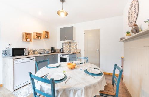 Heches House | Maison Chez Bob