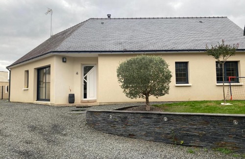 Montreuil-sur-Maine House | Maison chiron