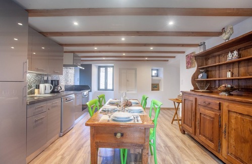 Lassouts House | Maison Clos Fleuri - Four Bedroom House, Sleeps 7