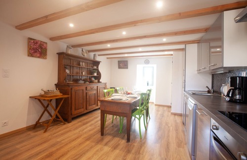 Lassouts House | Maison Clos Fleuri - Four Bedroom House, Sleeps 7