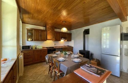 Laprugne House | Maison cocooning à la montagne - activités nature, cheminée, jardin clos, animaux bienvenus - FR-1-489-448