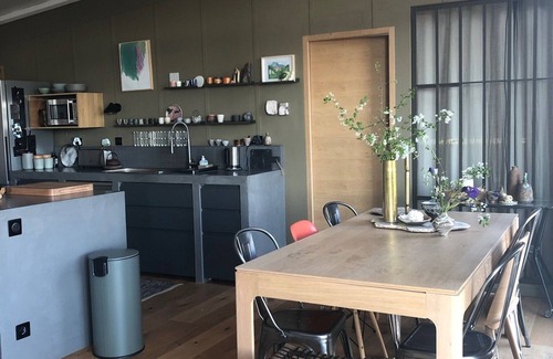 Pont-de-Barret House | Maison Contemporaine en Bois sur Pilotis, vue Incroyable