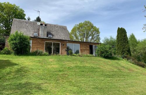 Saint-Pardoux-le-Vieux House | Maison conviviale 8 personne avec piscine intérieure, à la campagne