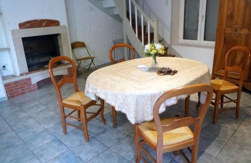 Treigny House | Maison conviviale à Treigny avec terrasse 130 m²