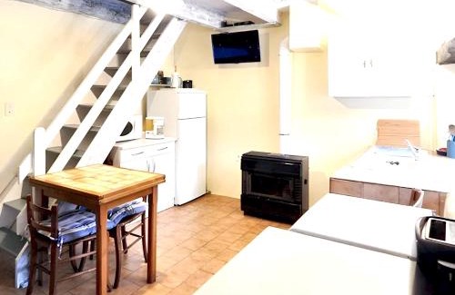 Dompnac House | Maison cosy avec vue sur la montagne à Dompnac, cheminée