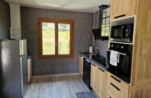 Liginiac Apartment | Maison cosy et nature avec vue sur le lac de Neuvic