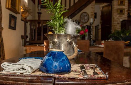 Saint-Amand-de-Vergt Bed & Breakfast | Maison Croix du sud. Chambre Fruits de la Passion